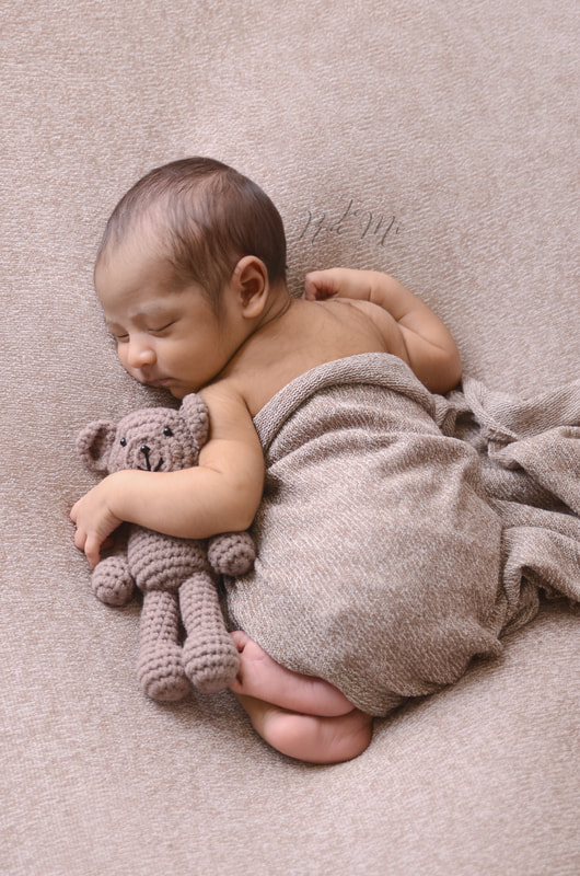 15 day old baby boy cuddling bear {norco newborn photos}